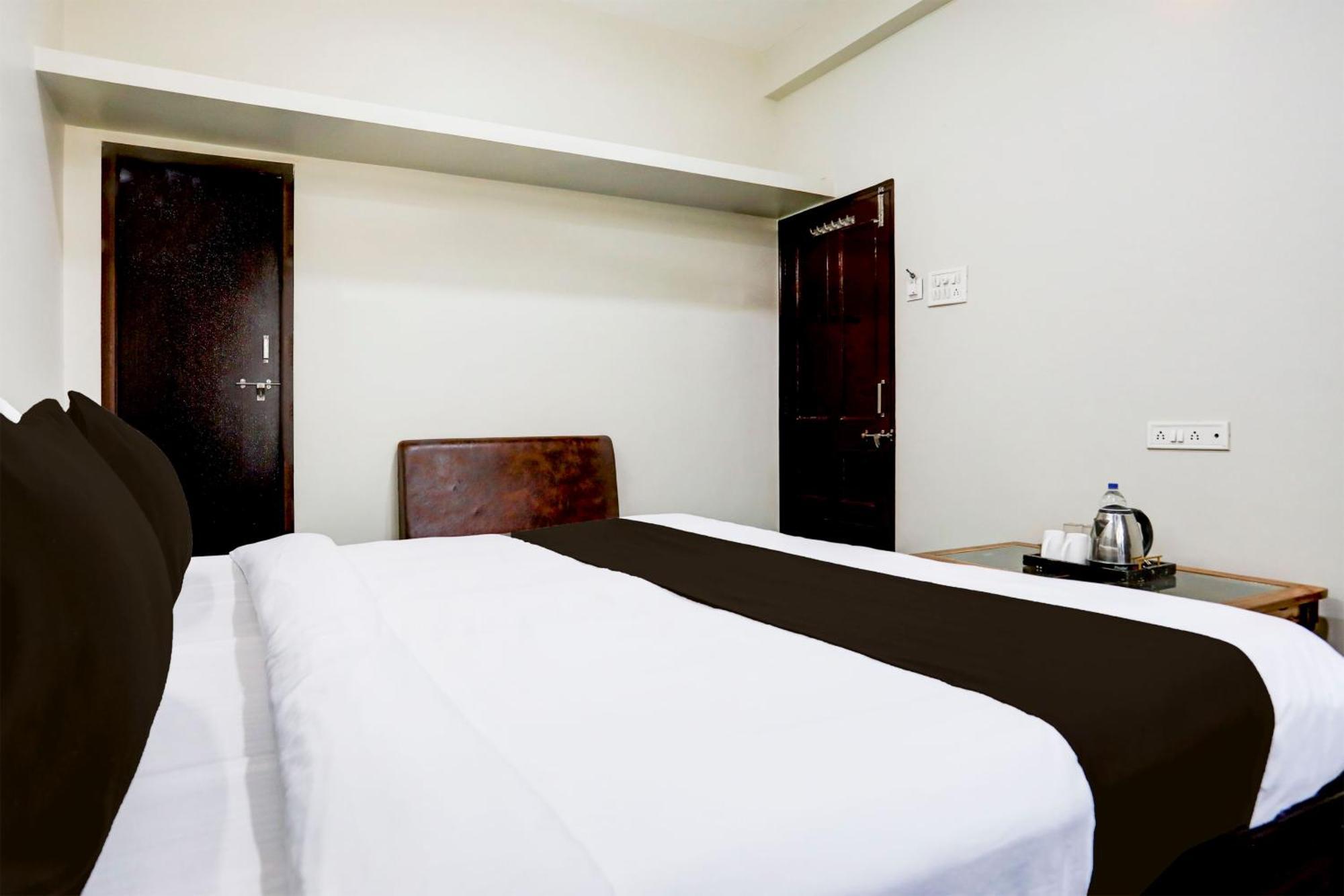 Hotel O The Baba Gest House Indore Eksteriør bilde